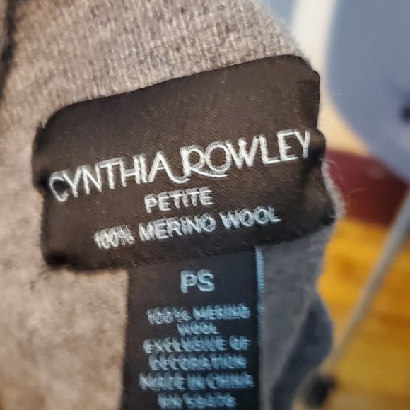 Gorgeous Sophisticated Belted Cardigan - Picture 3 of 3